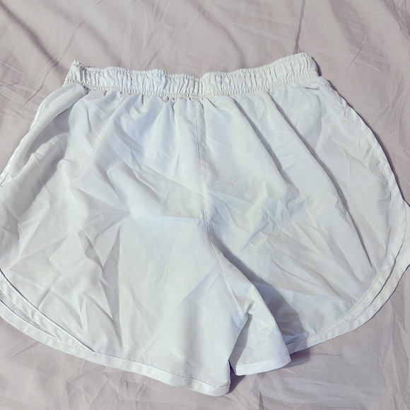 Women’s Nike Dri fit shorts - Picture 3 of 4